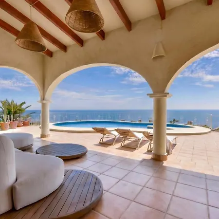 Guzman - Divina Villa